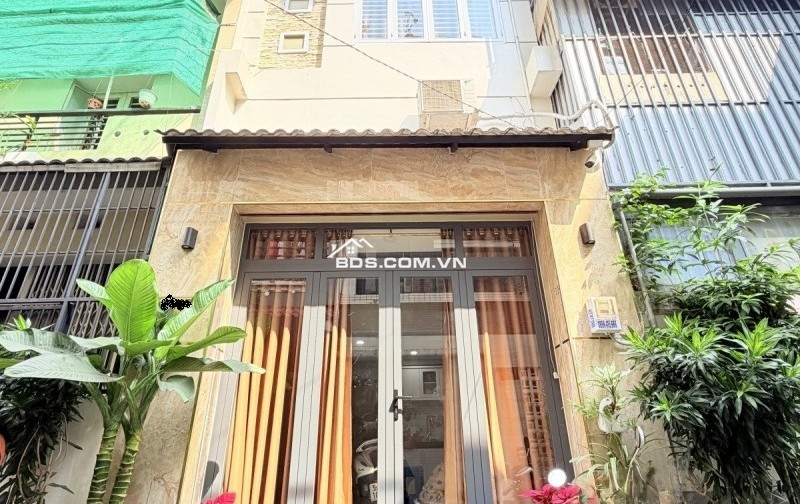 Hiếm Nhà Đẹp HXH 4m, 20m ra MT Nguyễn Hồng Đào P.14 Tân Bình, DTSD 100m2, 5tầng. Chỉ 5.2tỷ TL